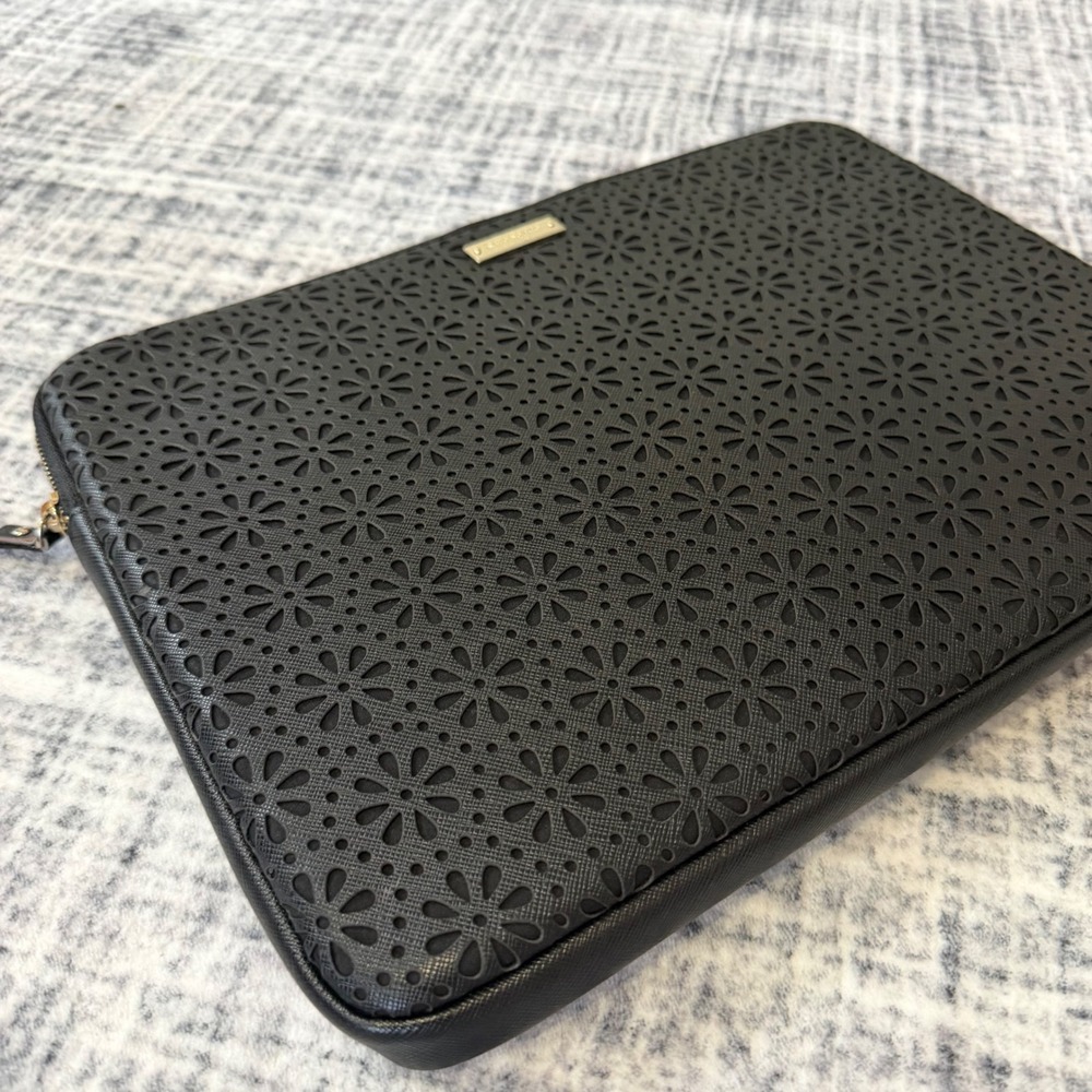 Kate Spade Black Perforated Daisy Laser Cut Floral Laptop Sleeve 13-14 inch - Picture 5 of 8